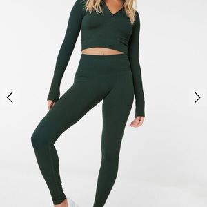 Gorgeous green seamless set